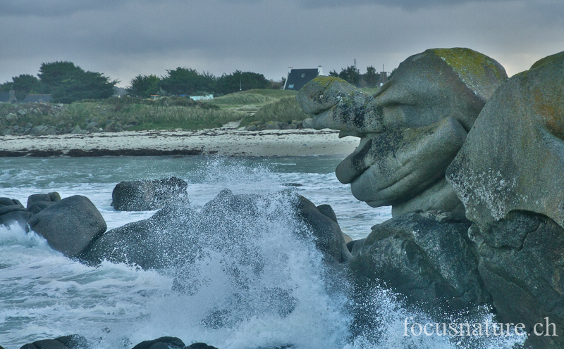 Ocean 8222.jpg - Tempête sur l'océan Atlantique (Bretagne, France, décembre 2011) - avec rocher Stroumpf!